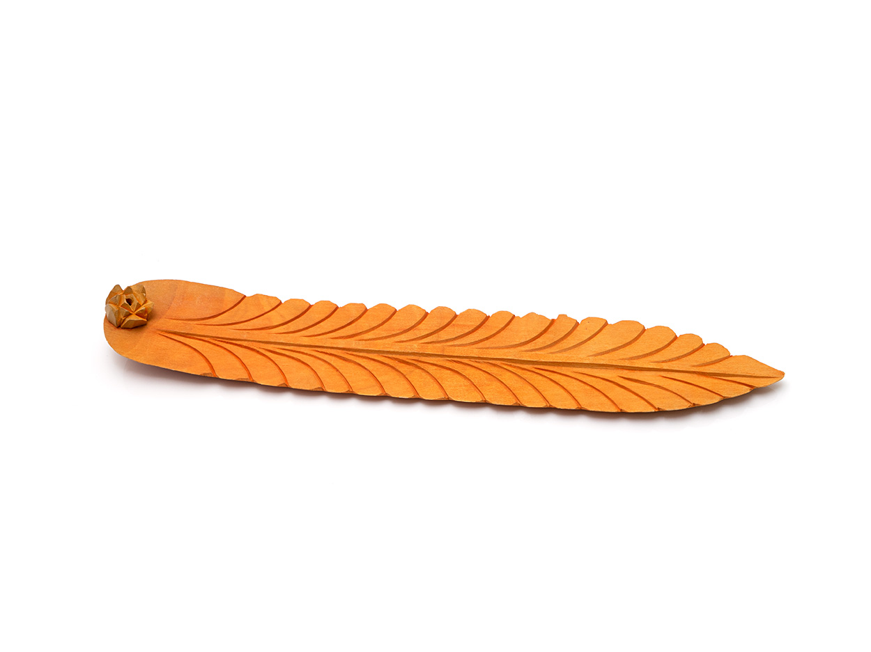 Räucherstäbchen-Halter Holz orange, schräge Draufsicht