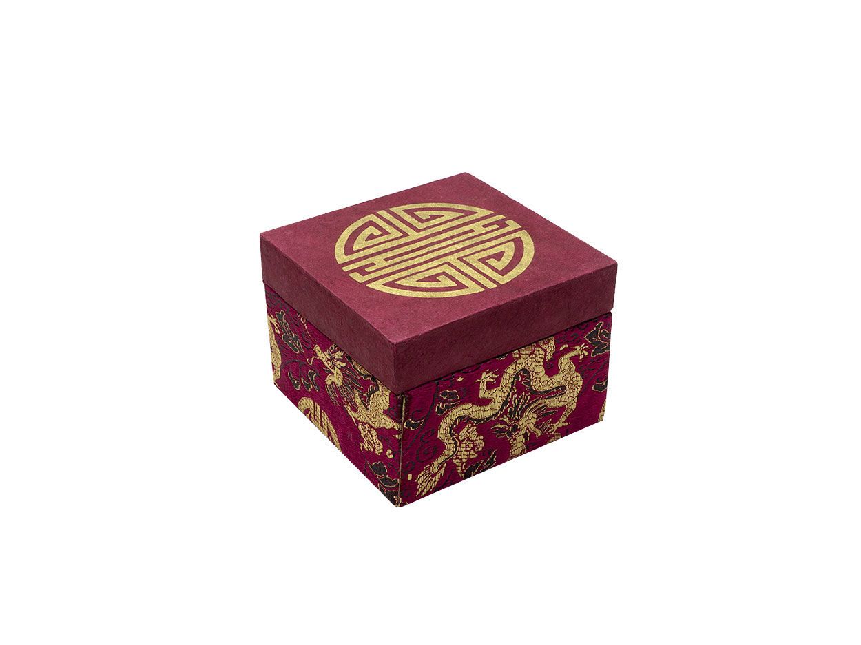 Klangschalen-Set in violetter Brokat Box mit Shou-Symbol des Sets