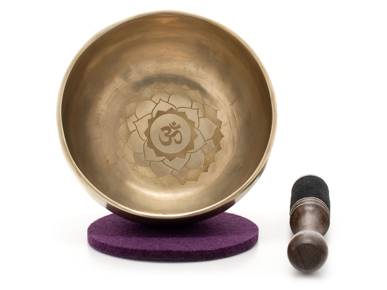 Meditationsklangschale mit 'OM' Mandala Gravur