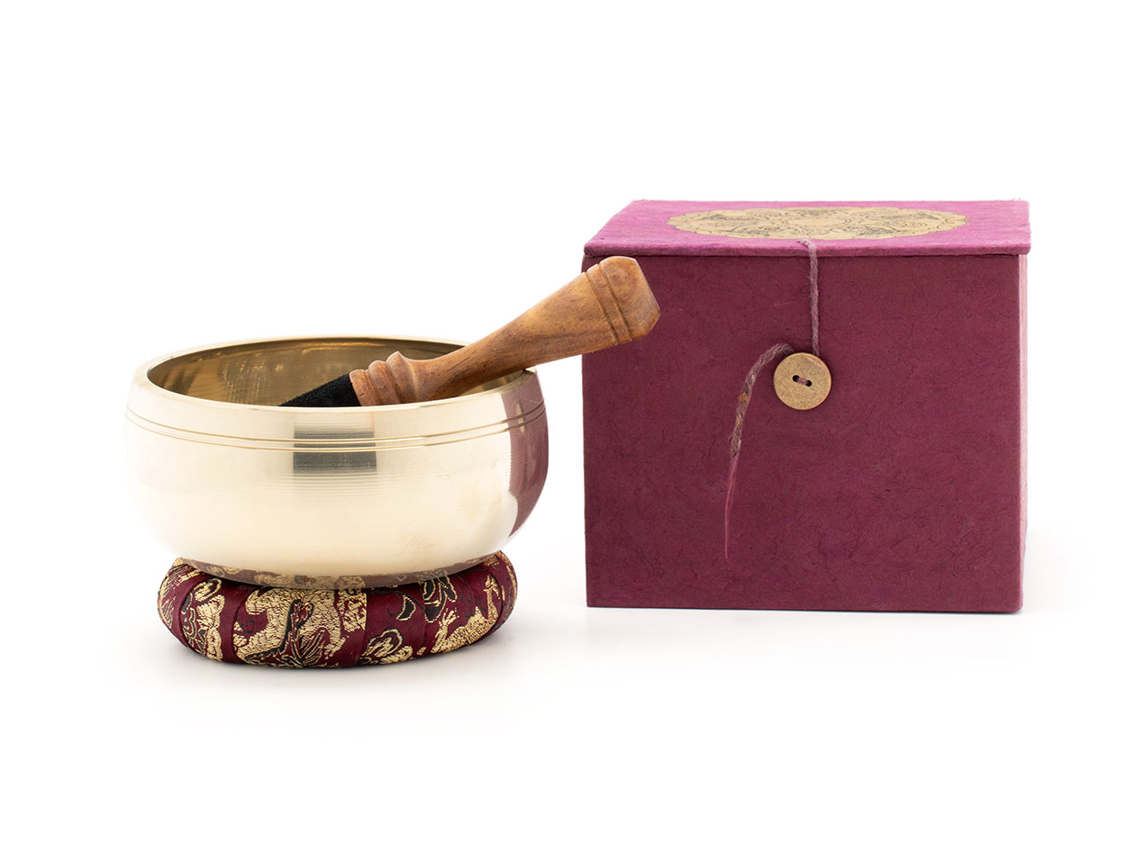 Klangschale mit Dhayani-Buddha-Relief in violettfarbener Geschenk-Box