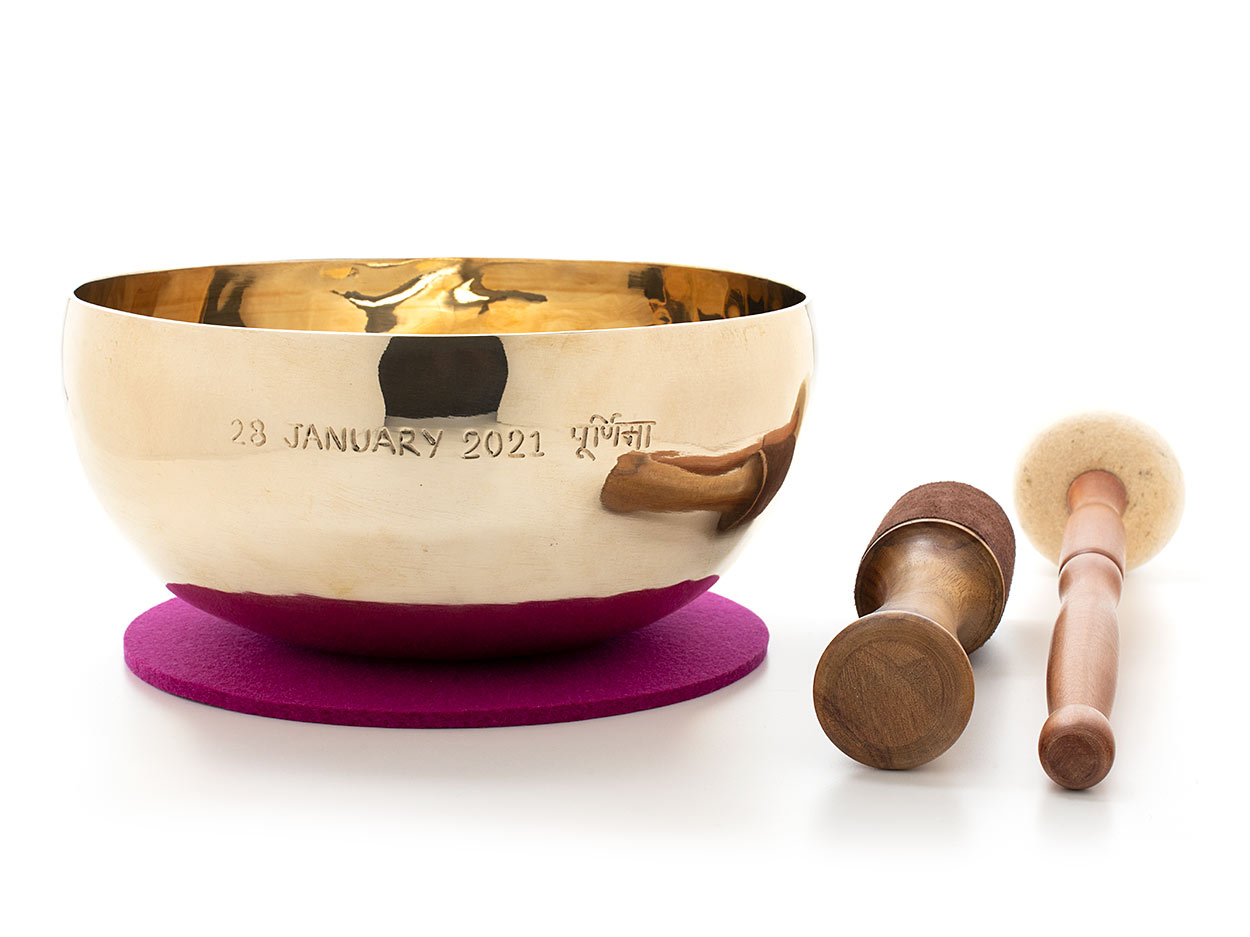 Vollmondklangschale ® 28. Januar 2021 - berry Filzpad mit Holz-Leder- und Filzklöppel